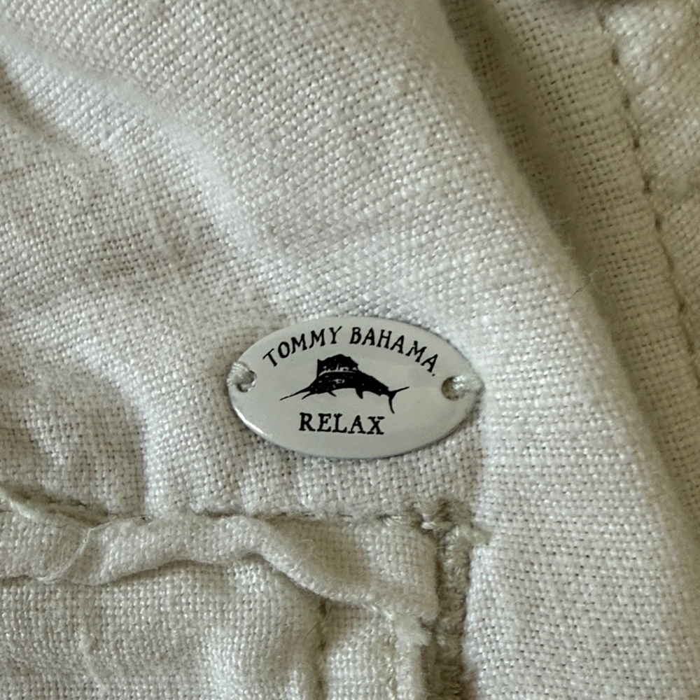Tommy Bahama Men's Light Tan Cargo Shorts - Picture 3 of 4